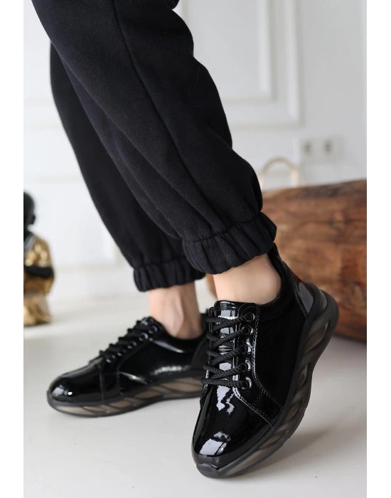 Piona Siyah Rugan Gri Tabanlı Kadın Spor Ayakkabı