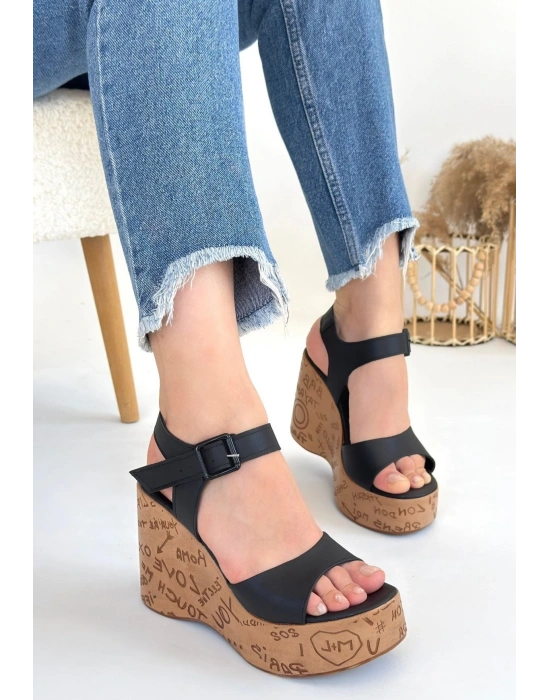 Riboy Siyah Cilt Dolgu Topuk Kadın Sandalet