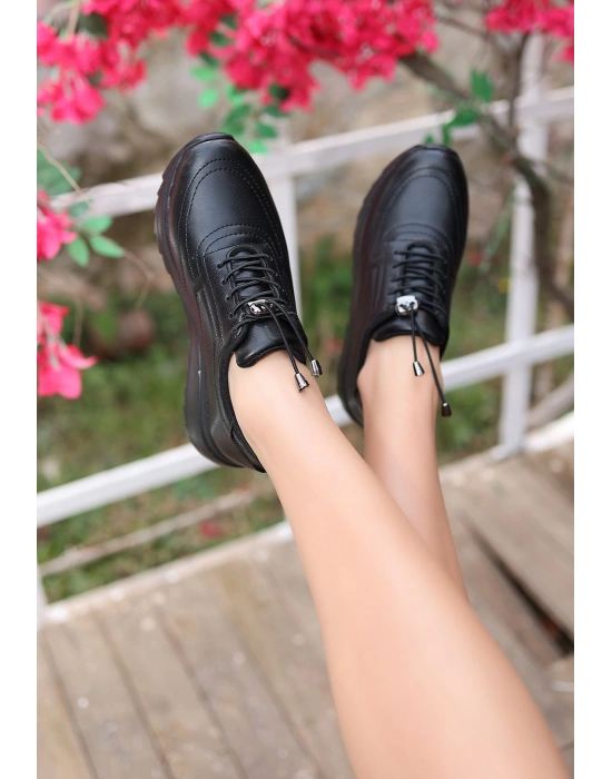 Romy Siyah Cilt Bağcıklı Kadın Spor Ayakkabı