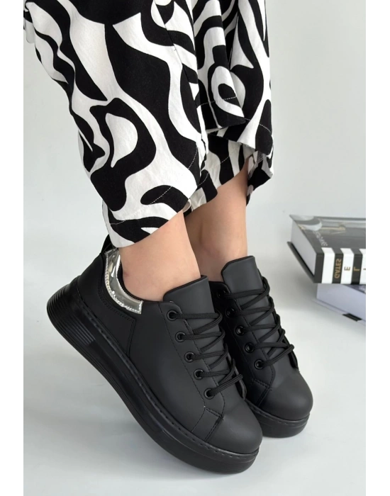 Sofio Siyah Cilt Bağcıklı Kadın Spor Ayakkabı