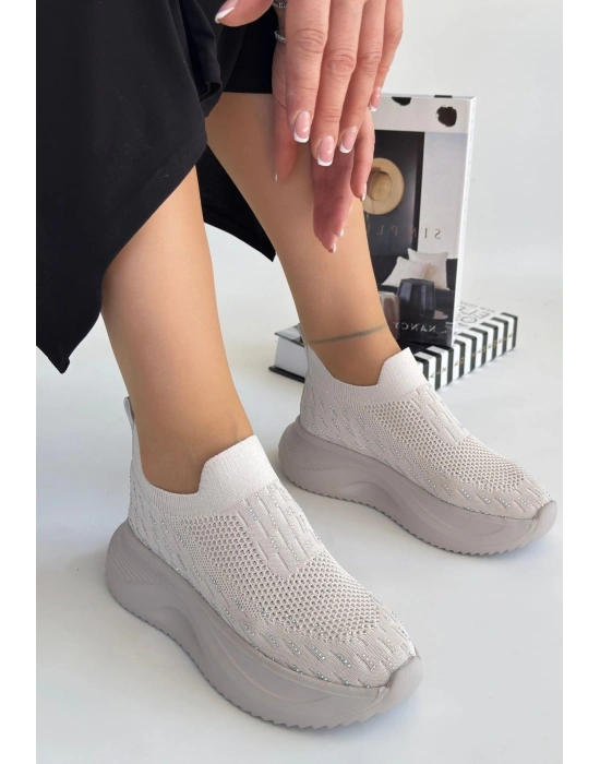 Soord Bej Triko Boncuk İşlemeli Kadın Spor Ayakkabı