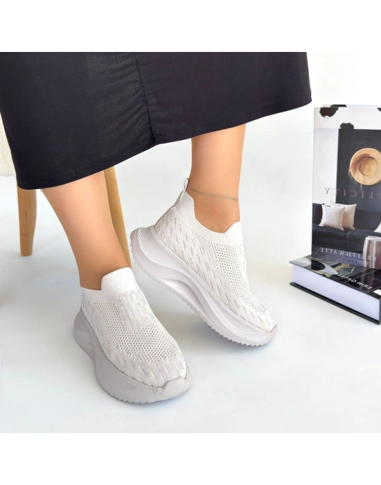 Soord Bej Triko Boncuk İşlemeli Kadın Spor Ayakkabı