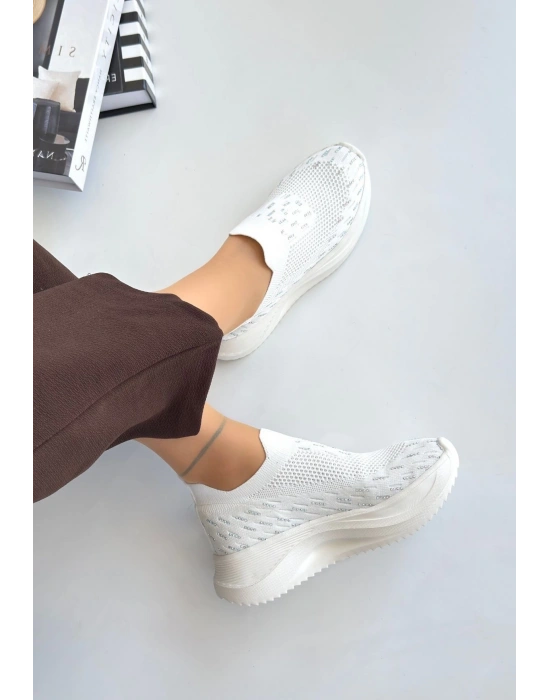 Soord Beyaz Triko Boncuk İşlemeli Kadın Spor Ayakkabı