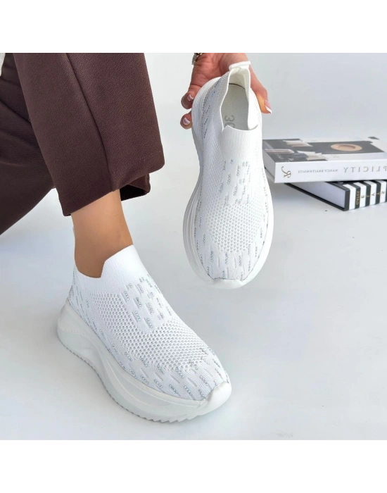 Soord Beyaz Triko Boncuk İşlemeli Kadın Spor Ayakkabı