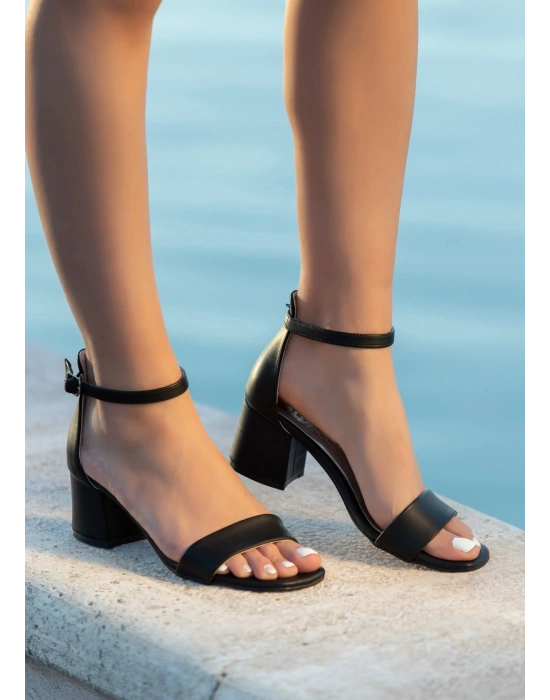 Yenta Siyah Cilt Tek Bant Kadın Topuklu Ayakkabı