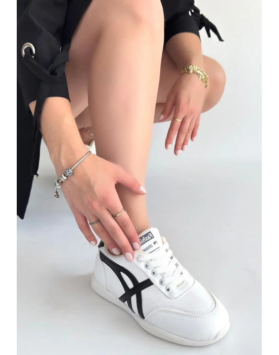 Zlay Beyza Cilt Siyah Detaylı Bağcıklı Spor Ayakkabı