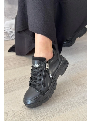 Elwa Siyah Cilt Bağcıklı Kadın Spor Ayakkabı