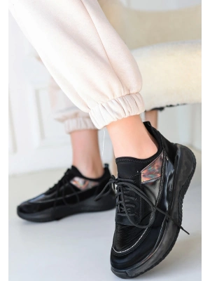 Nadio Siyah Rugan Siyah Tabanlı Bağcıklı Kadın Spor Ayakkabı