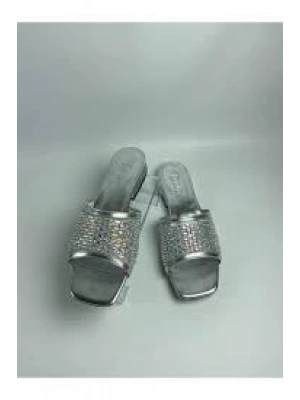 Ortu Gümüş Cilt İşlemeli Terlik