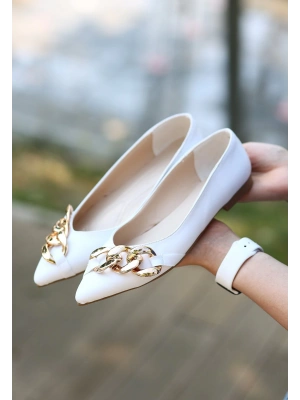 Popi Beyaz Cilt Zincirli Ayakkabı Kadın Babet