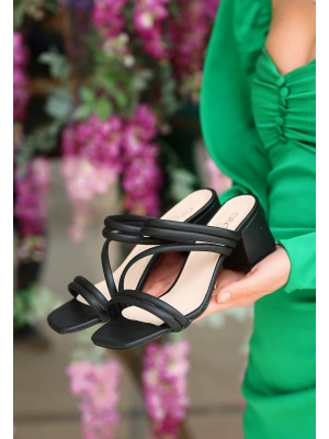 Sarai Siyah Cilt Topuklu Kadın Terlik