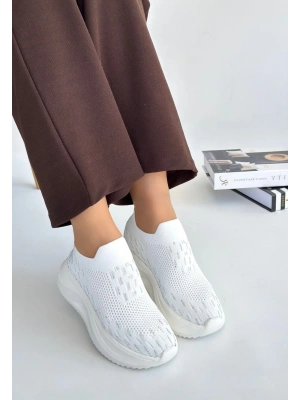 Soord Beyaz Triko Boncuk İşlemeli Kadın Spor Ayakkabı