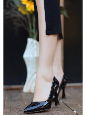 Ulba Siyah Rugan Ayakkabı Kadın Stiletto