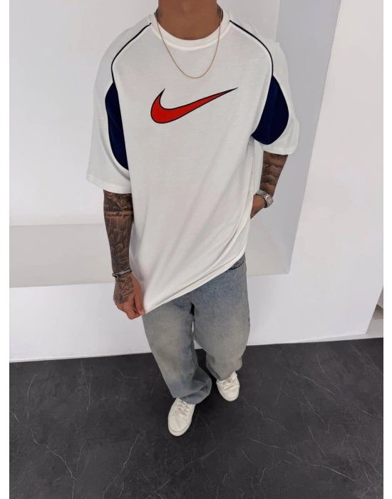 Nakış Detay Oversize Tshirt Beyaz