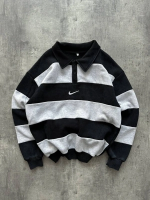 Çizgili Polo Yaka Sweatshirt