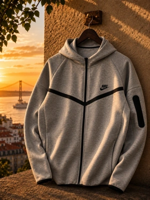TECH FLEECE KAPÜŞONLU HIRKA
