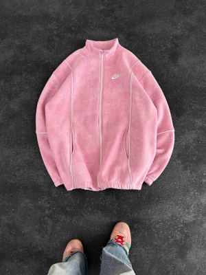 BİYELİ ŞARDONLU UNİSEX HIRKA PEMBE