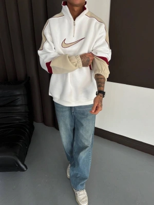 DİK YAKA ŞARDONLU SWEATSHİRT Beyaz