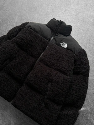 Kuzu Peluş Nf Mont Siyah