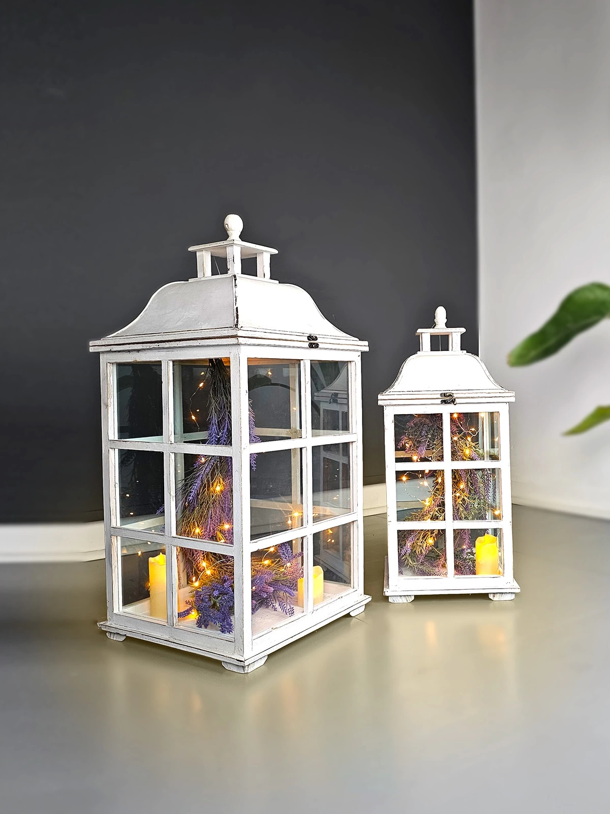 Allegra Rustik Eskitme Beyaz Ahşap Fener Mumluk İkili Set