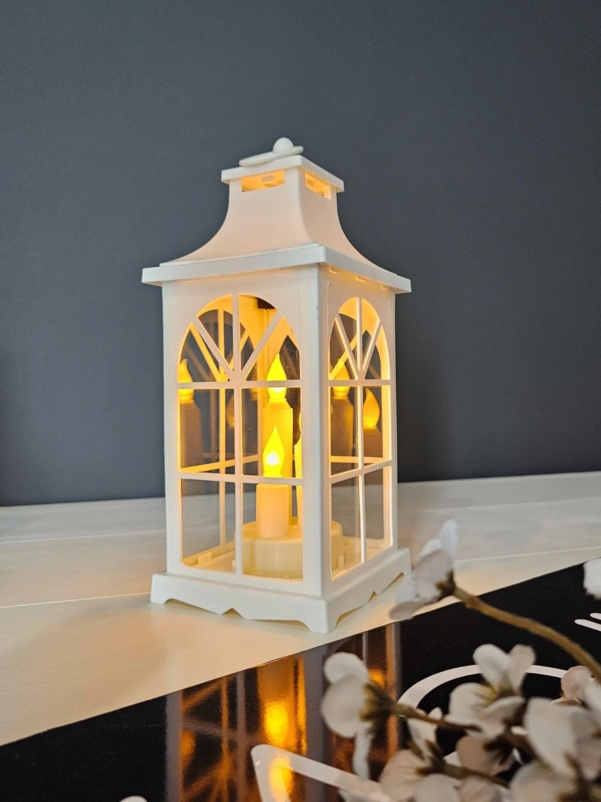 Ambiance 31Cm Beyaz LED Fener - Gerçek Camlı, Titreşimli Alevsiz Mum Işığı