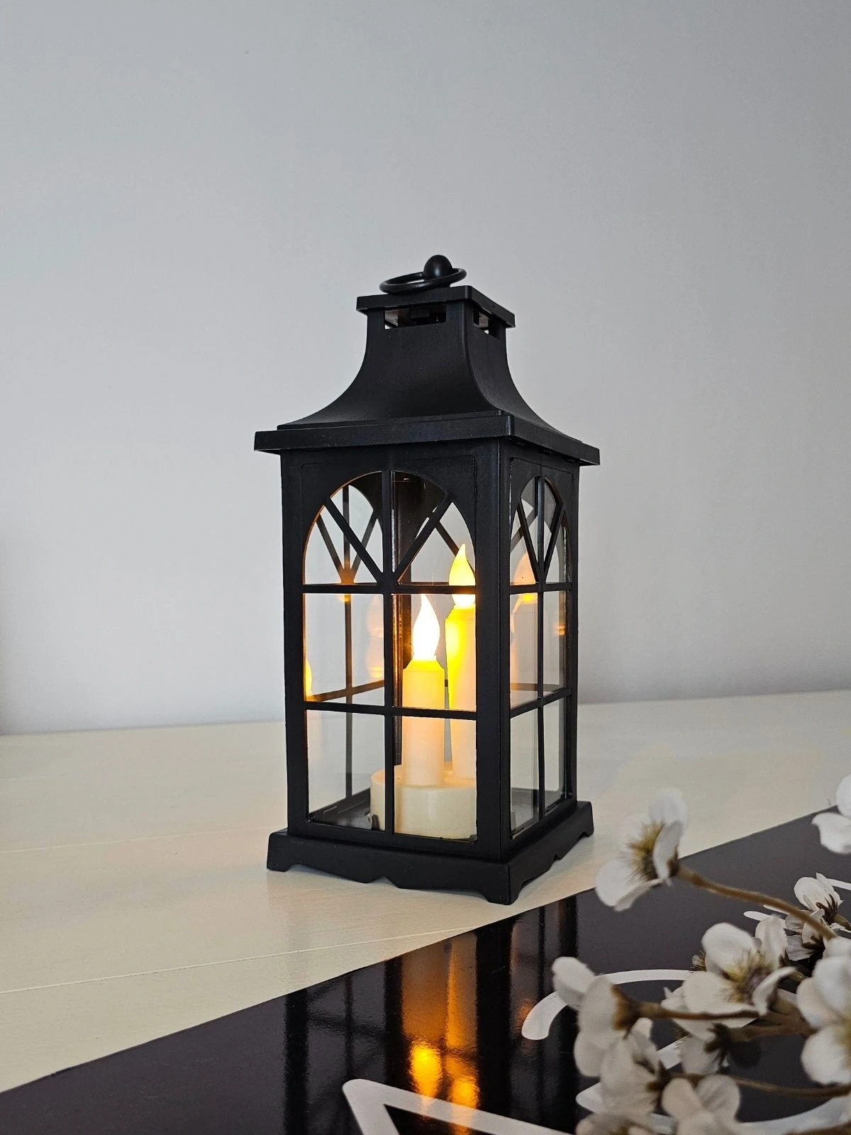 Ambiance 31Cm Siyah LED Fener - Gerçek Camlı, Titreşimli Alevsiz Mum Işığı