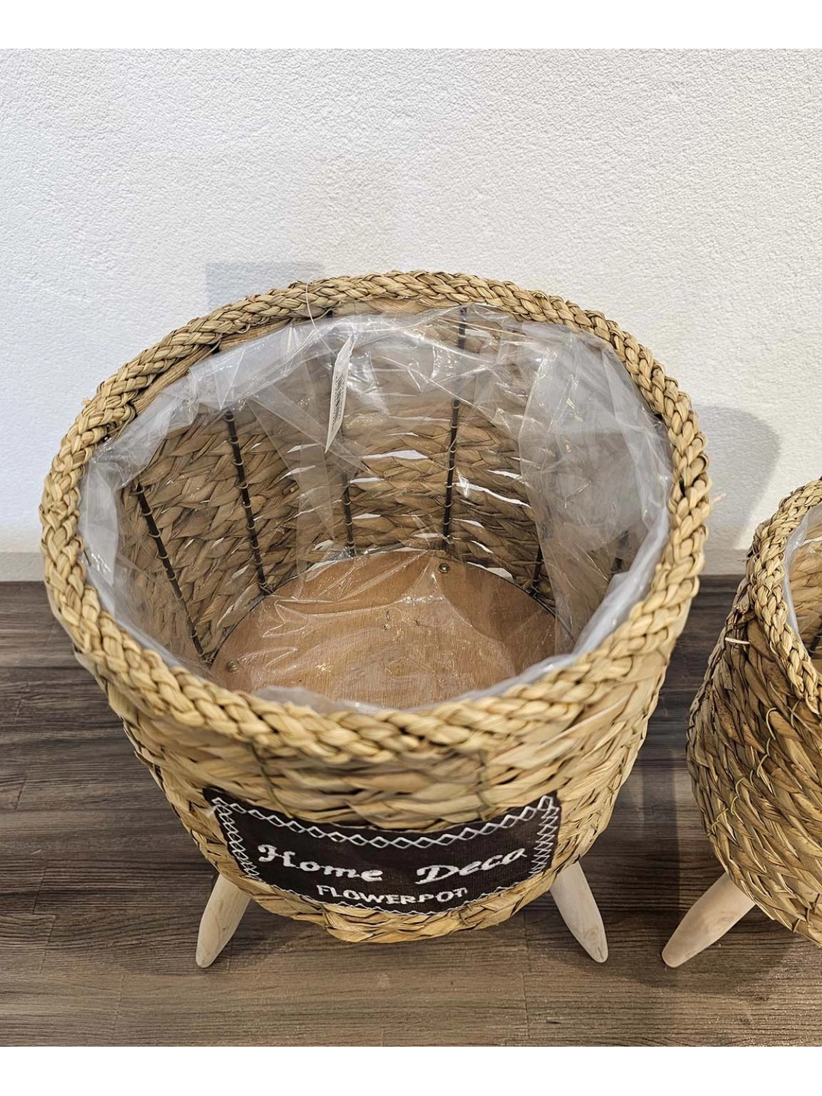 Ayaklı Hasır Saksı ve Çiçeklik Seti İçi Naylonlu Bej