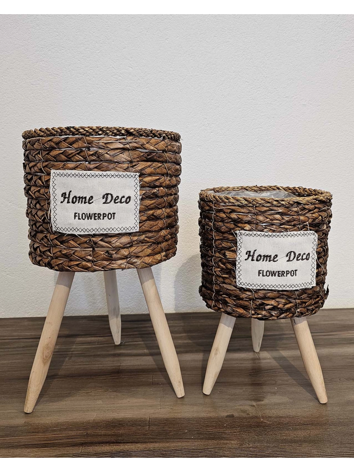Ayaklı Hasır Saksı ve Çiçeklik Seti İçi Naylonlu Kahverengi