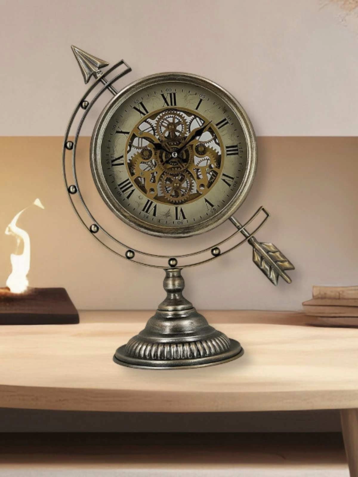 Freccia Çarklı Metal Masa Saati 48cm