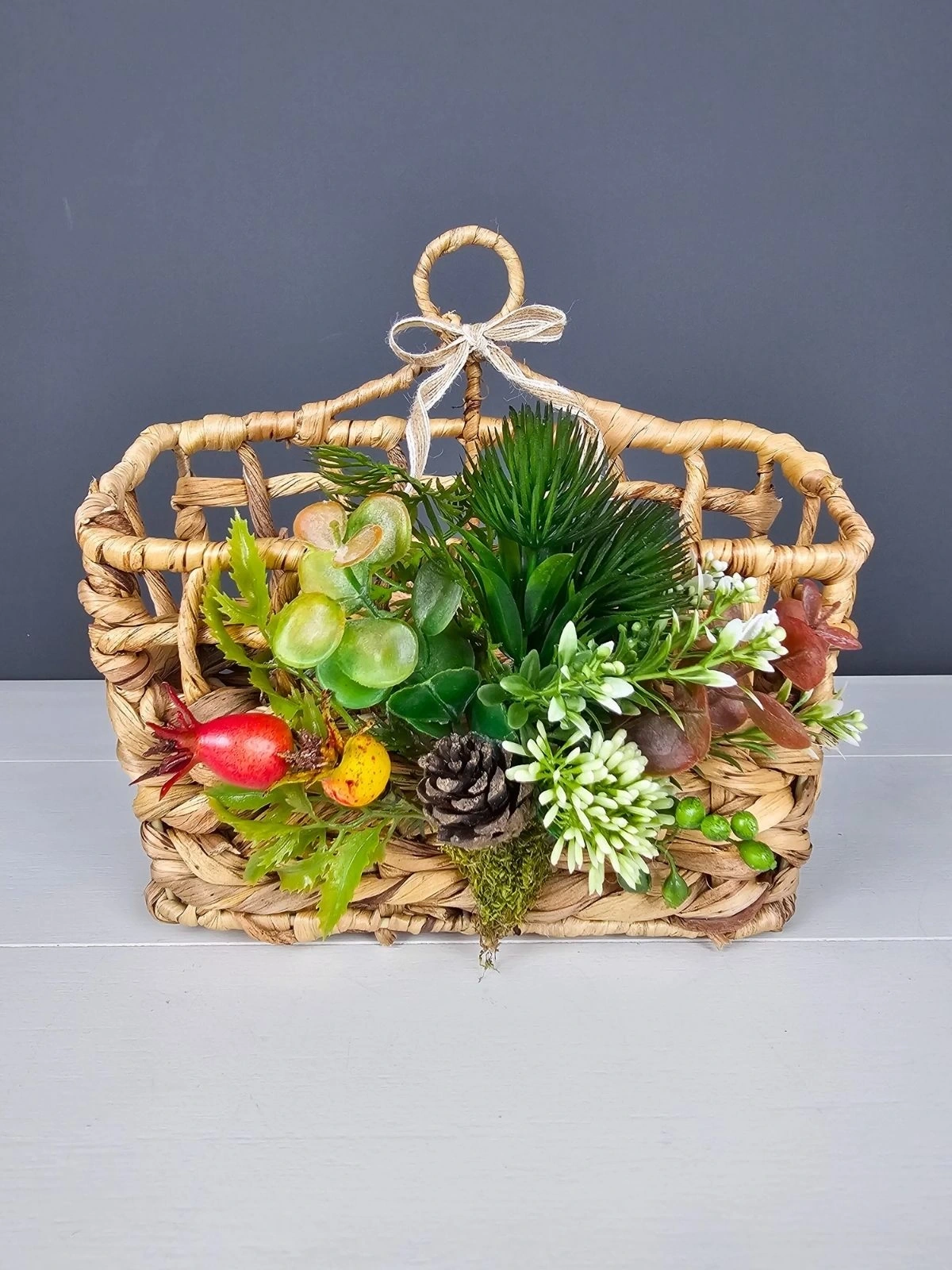 Kış Bahçesi Hasır Kapı Sepeti Posta Kutusu Gazetelik Kapı Süsü 25Cm