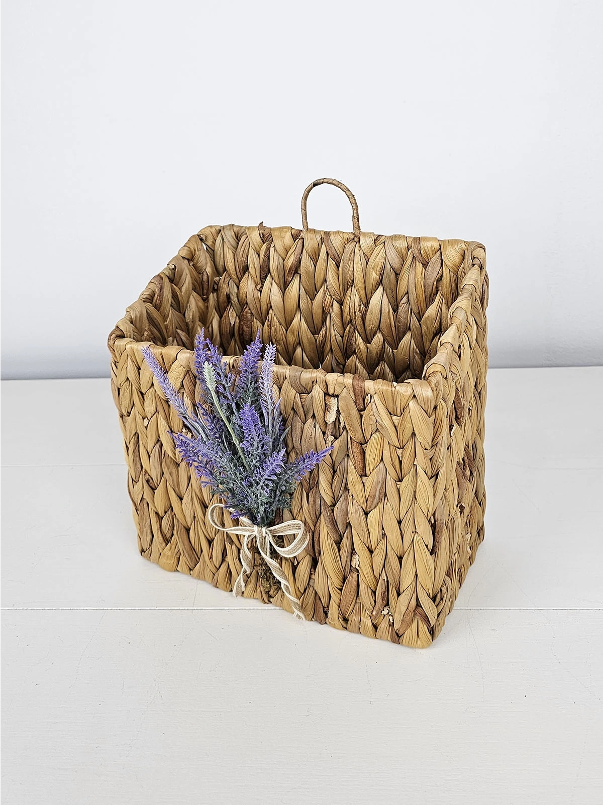 Lavanta Çiçekli Hasır Kapı Sepeti Gazetelik Posta Kutusu 30cm