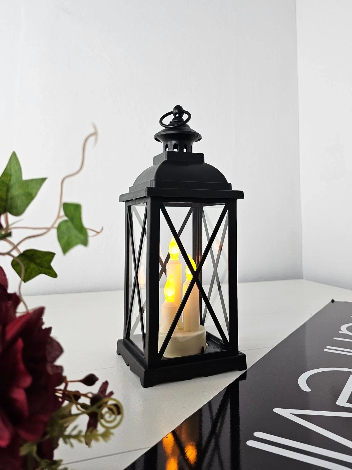 Lumiera 34cm Siyah LED Fener Mumluk - Gerçek Camlı & Pille Çalışan Dekoratif Aydınlatma