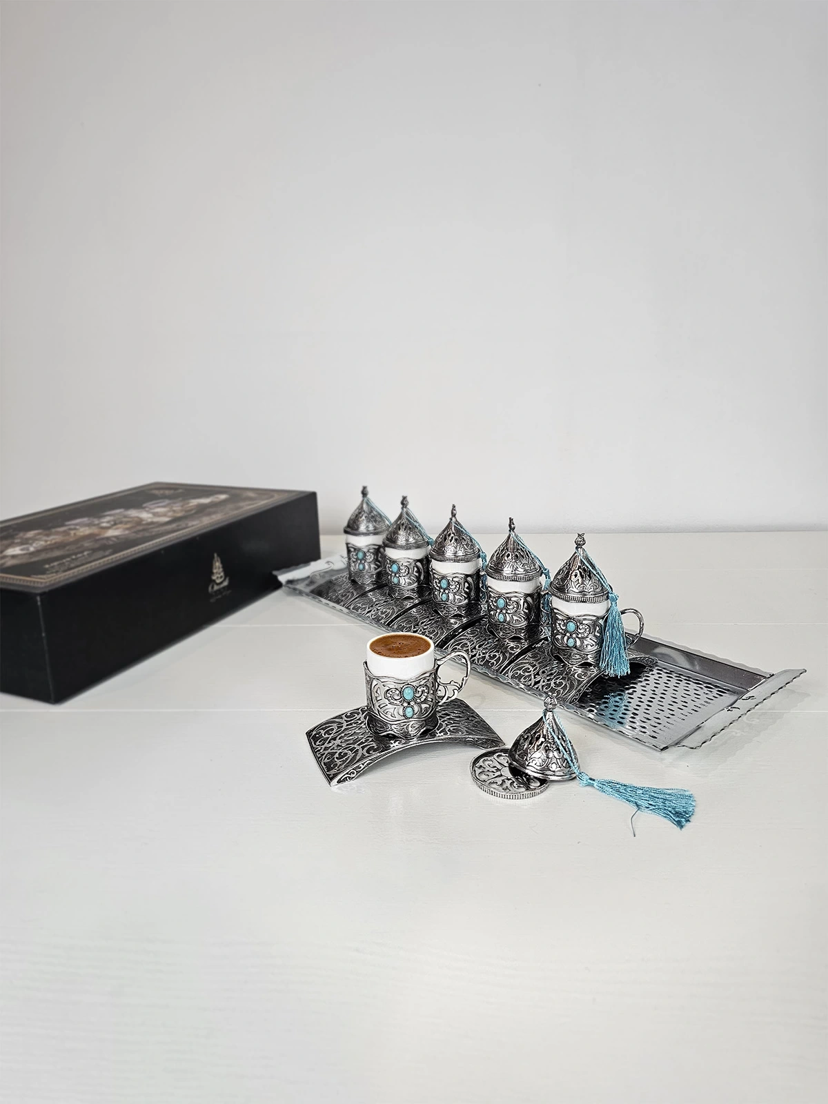 Nostaljik 6 Kişilik Tepsili Doğal Taşlı Metal Türk Kahvesi Fincan Takımı Antik Nikel