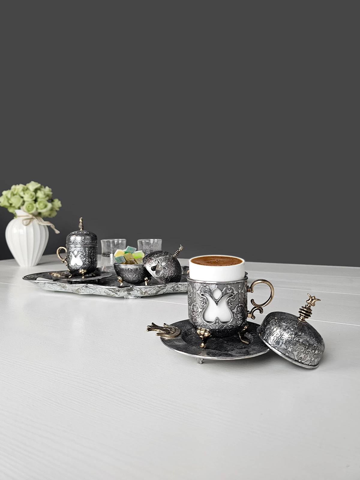 Nostaljik İki Kişilik Tepsili Lokumluk ve Bardaklı Türk Kahvesi Fincan Takımı Antik Nikel