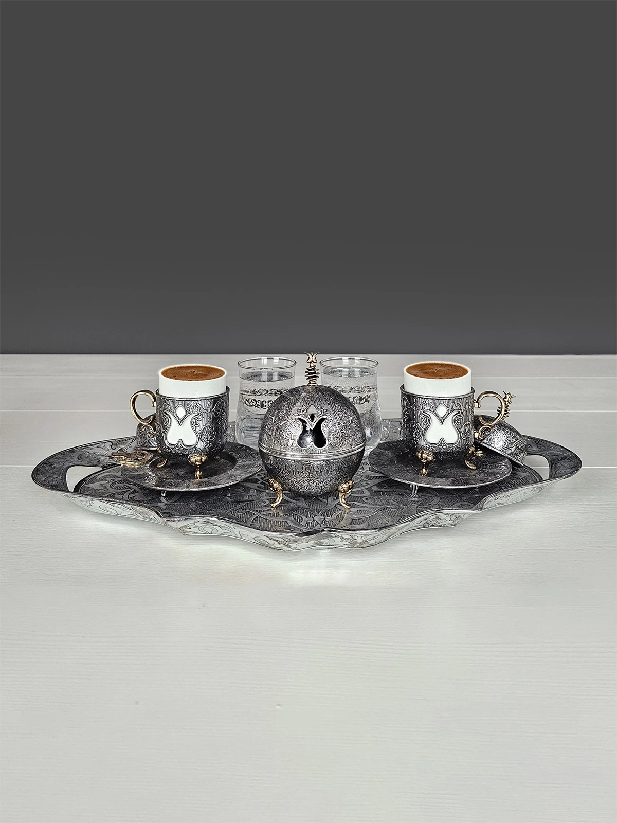 Nostaljik İki Kişilik Tepsili Lokumluk ve Bardaklı Türk Kahvesi Fincan Takımı Antik Nikel