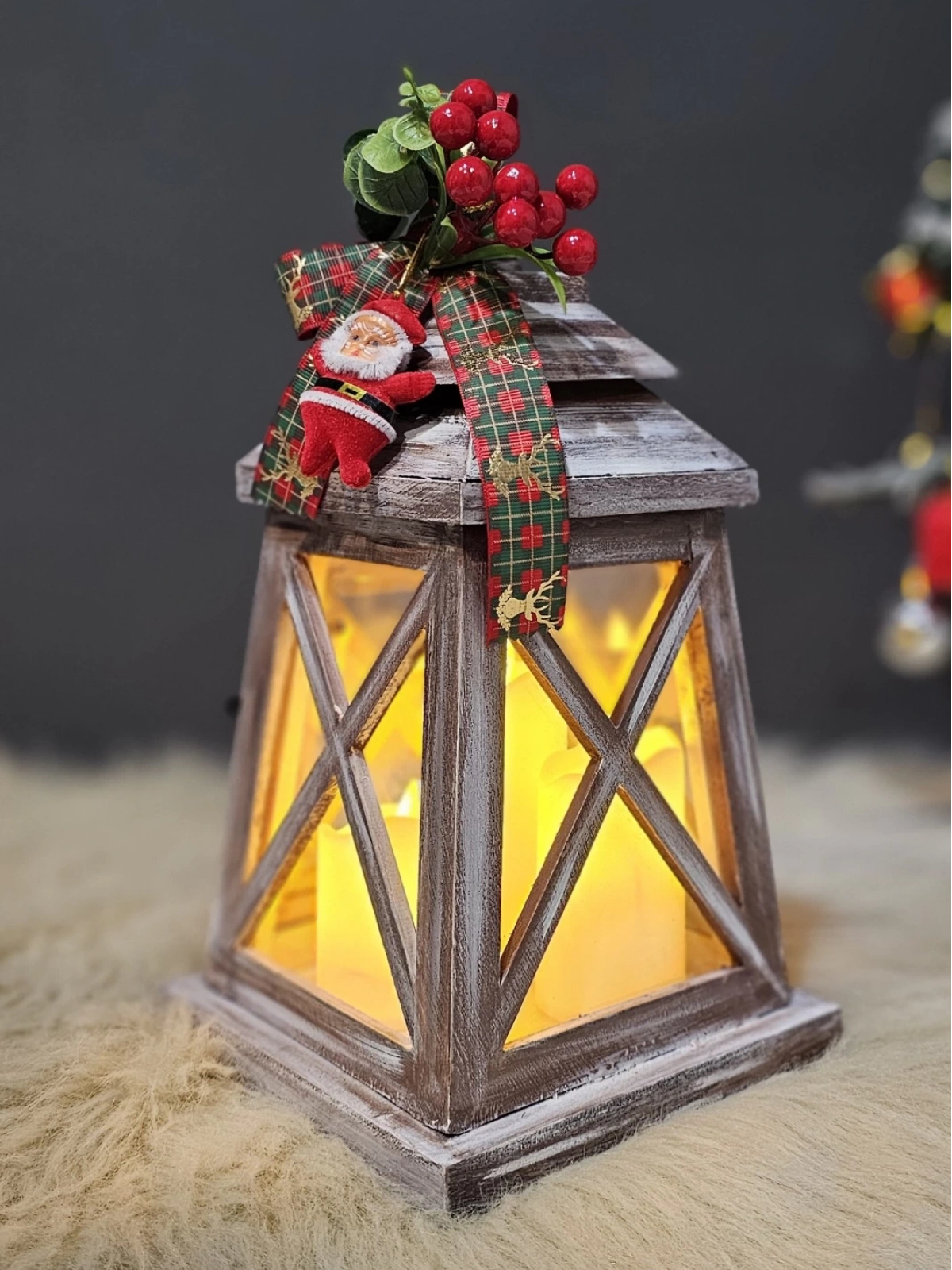 Yeni Yıl Konseptli Ahşap Mumluk Fener Led Işıklı 30cm