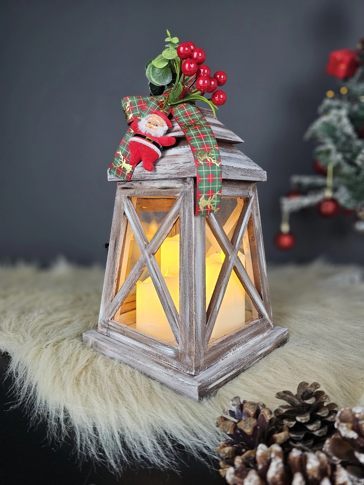 Yeni Yıl Konseptli Ahşap Mumluk Fener Led Işıklı 30cm