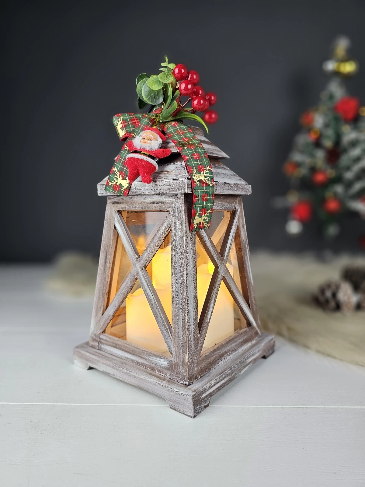 Yeni Yıl Konseptli Ahşap Mumluk Fener Led Işıklı 30cm