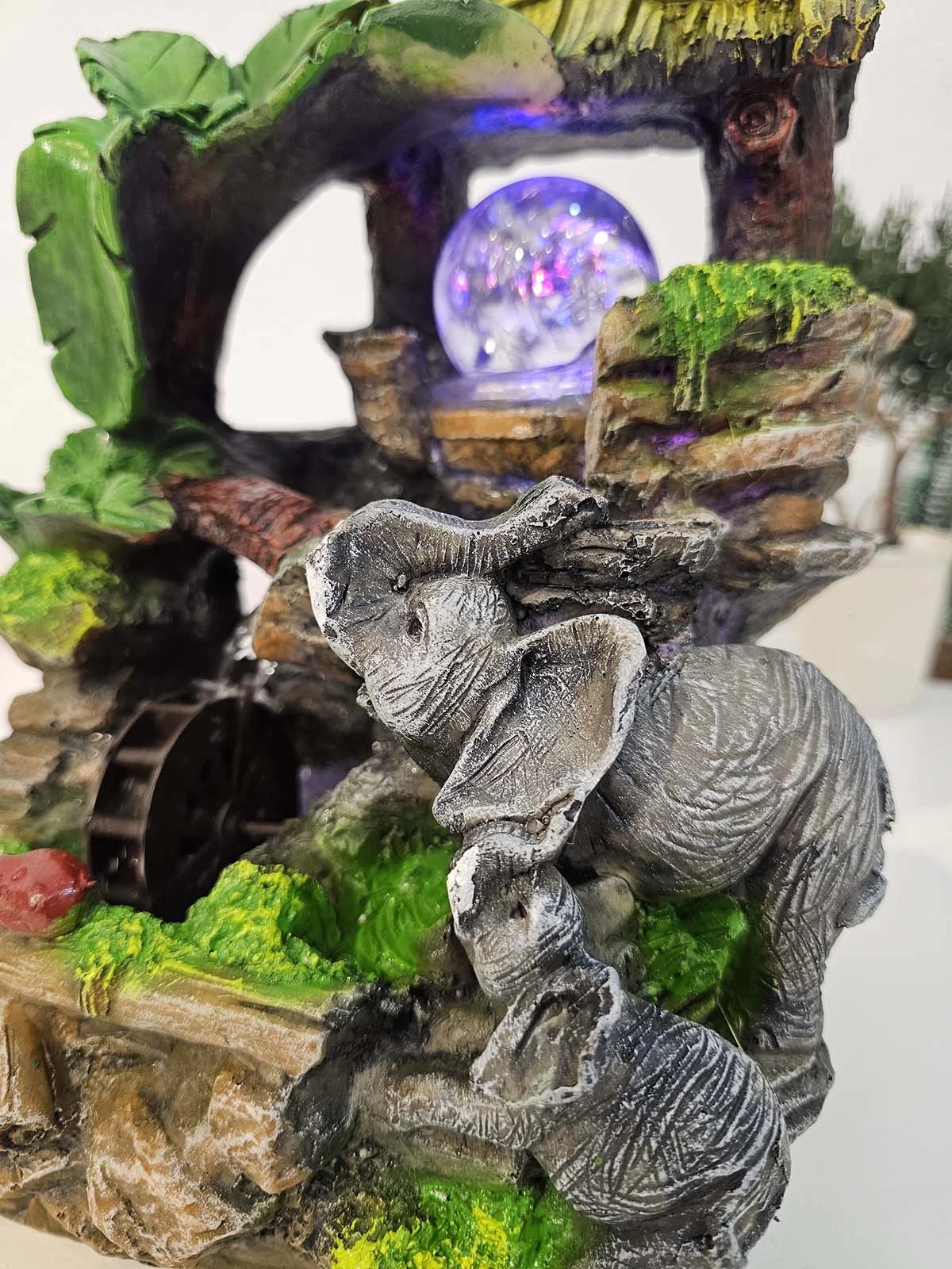 ZEN FİLLİ MASAÜSTÜ SU ŞELALESİ LED IŞIKLI VE MOTORLU 27CM