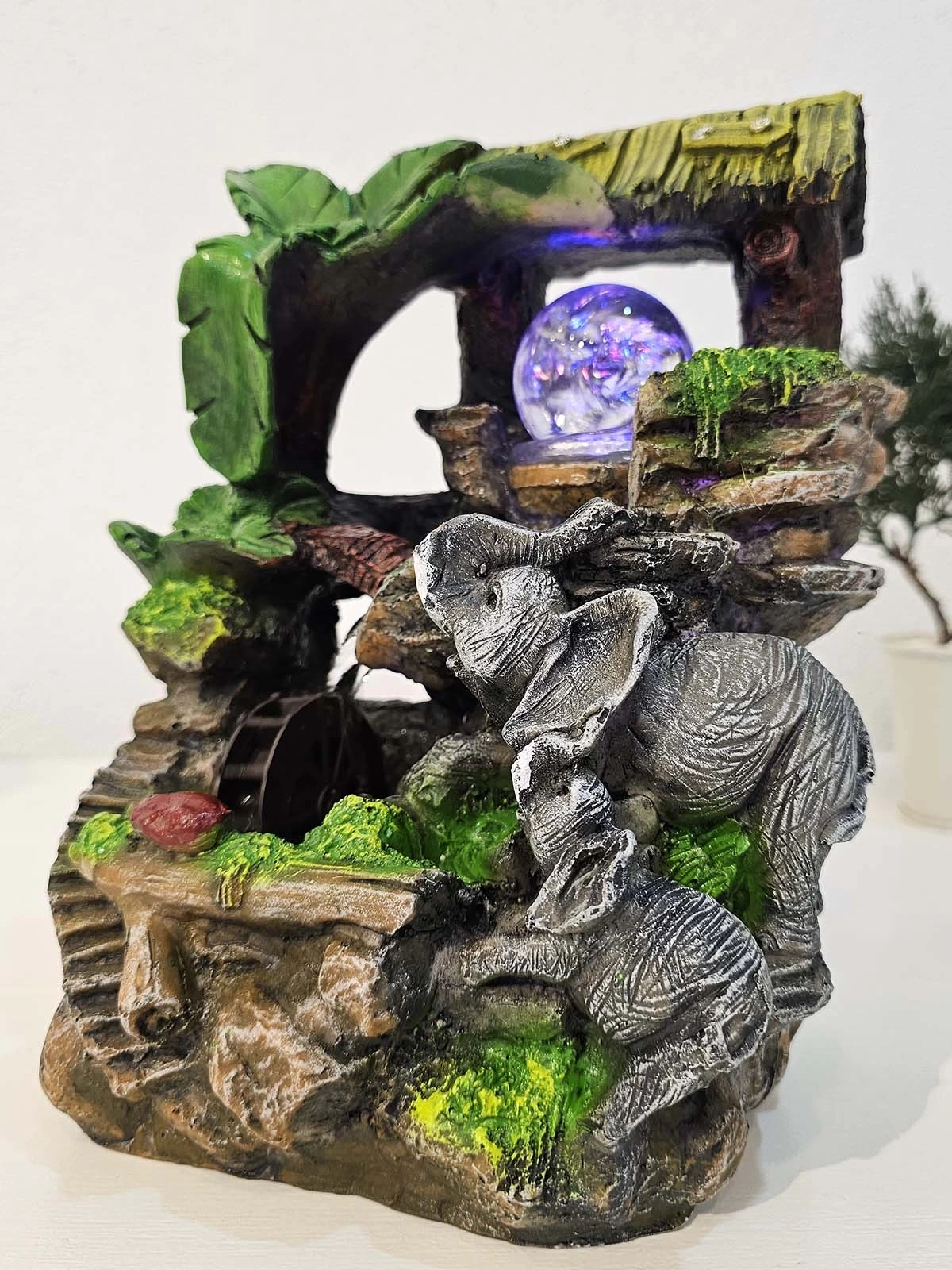 ZEN FİLLİ MASAÜSTÜ SU ŞELALESİ LED IŞIKLI VE MOTORLU 27CM