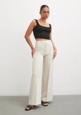 Plissierte High-Waist-Hose mit weitem Bein in Creme