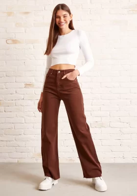 Flared Cropped Jeans in Coffee