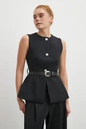 Kemerli Bisiklet Yaka Üç Düğmeli Yelek Siyah