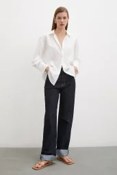 خمسة جيوب، جينز بقَصَة مستقيمة، لون أزرق داكن