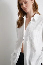 Gestreiftes Hemd in Wassergrün