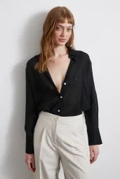 Erhaben gestreifte Satinbluse Schwarz