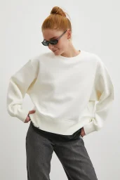 Eteği Dantelli Oversize Sweatshirt Beyaz