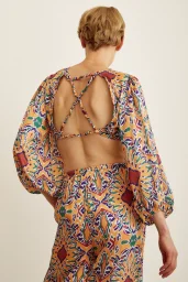 الظهر الرقبة المكشوفة كروب أصفر