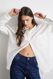 قميص كتان فضفاض بجيب كبير