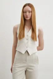 سترة بجيب مبطنة